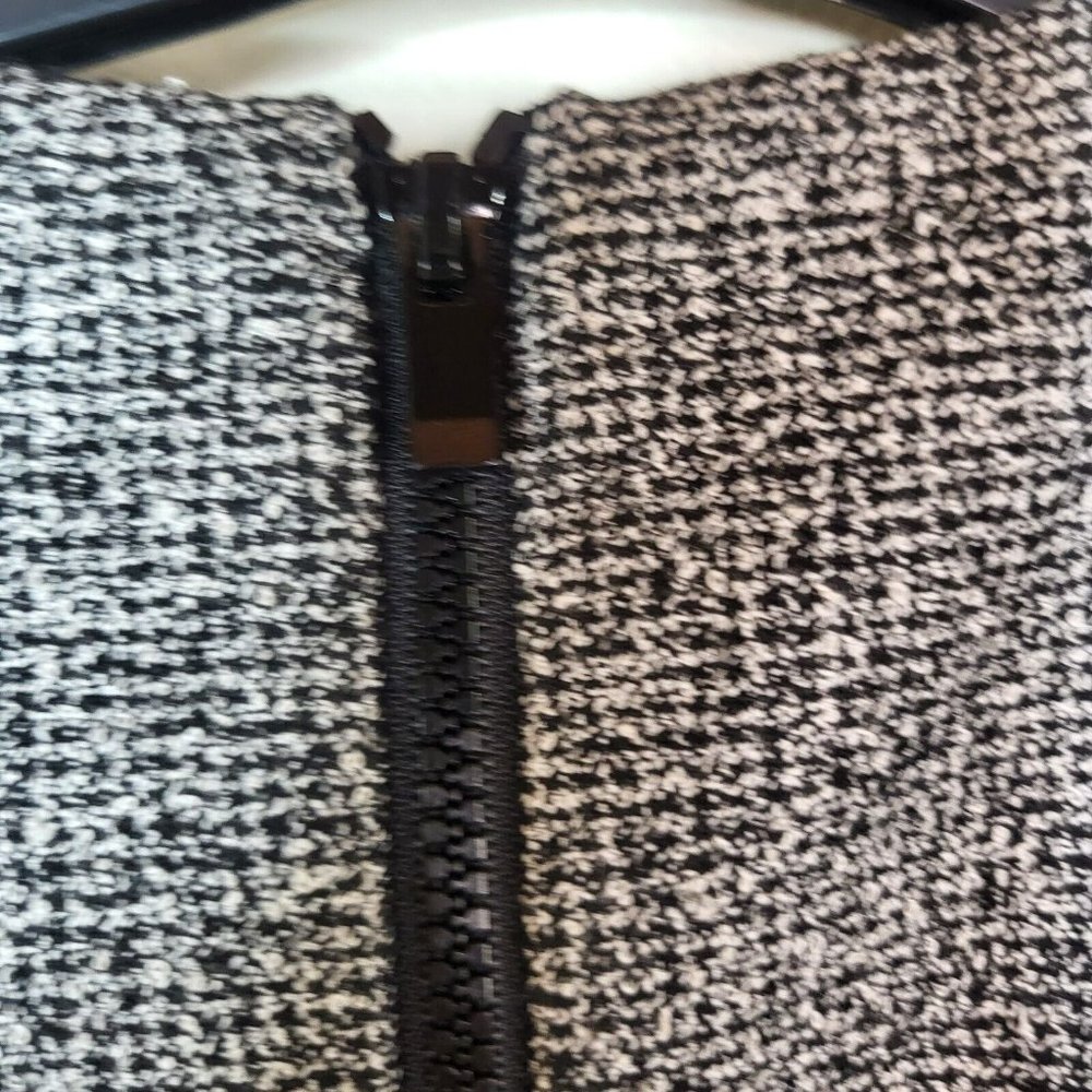 NEW Cue sleeveless top women's size 6 grey BNWT $189 tweed textured blouse zip - Picture 12 of 12